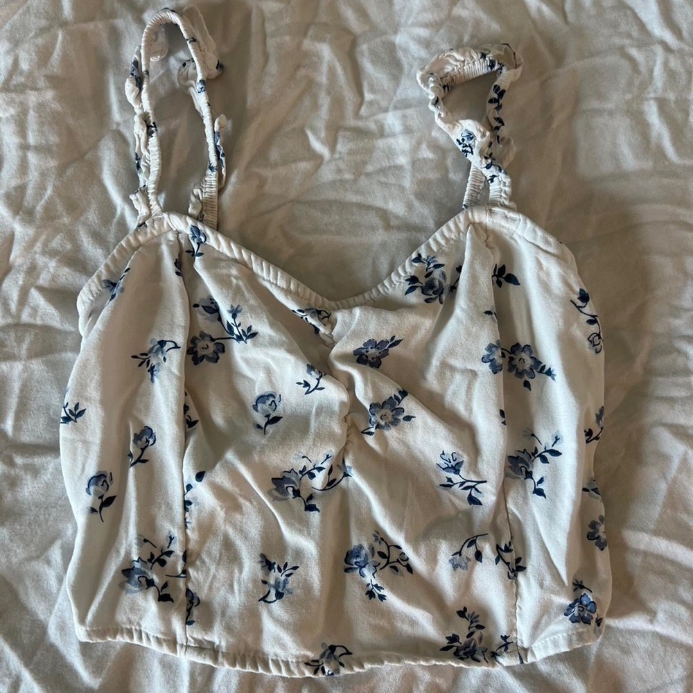 hollister floral crop top